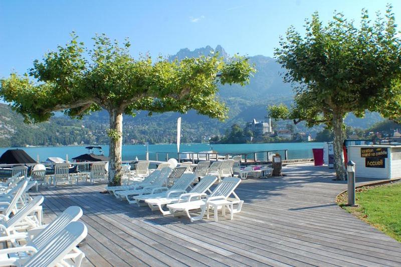 La Baie Des Voiles 3 Chambres 4 A 6 Personnes Au Bord Du Lac Plage Privee 뒤엥 외부 사진