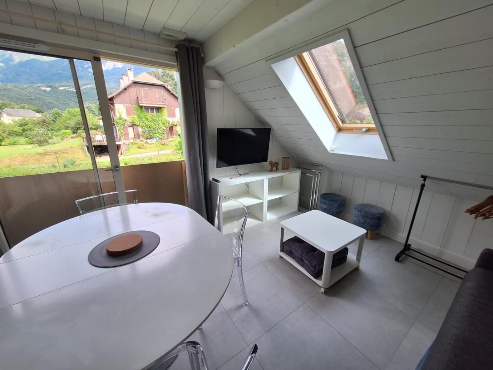La Baie Des Voiles 3 Chambres 4 A 6 Personnes Au Bord Du Lac Plage Privee 뒤엥 외부 사진