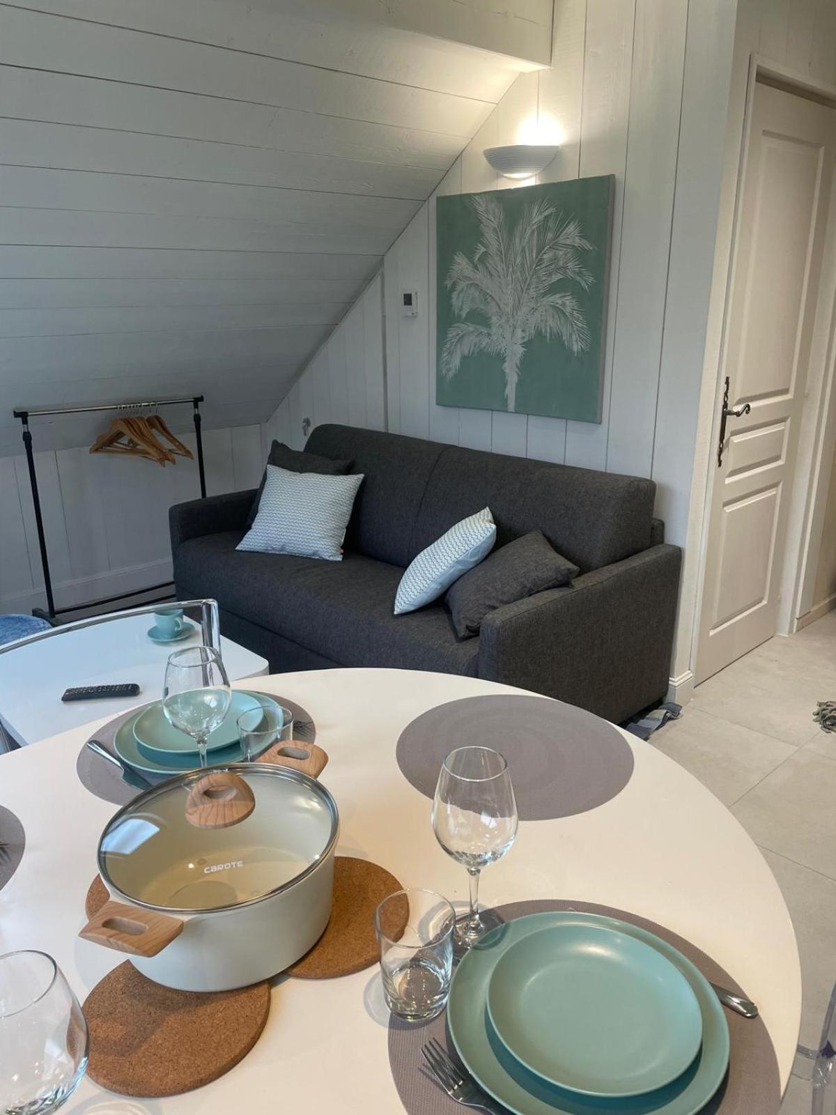 La Baie Des Voiles 3 Chambres 4 A 6 Personnes Au Bord Du Lac Plage Privee 뒤엥 외부 사진